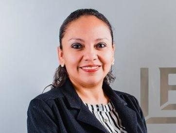 Idania Altamirano, Gerente de Auditoría 